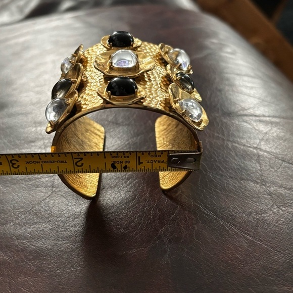 Amazing wide gold plated cuff bracelet - Picture 6 of 9